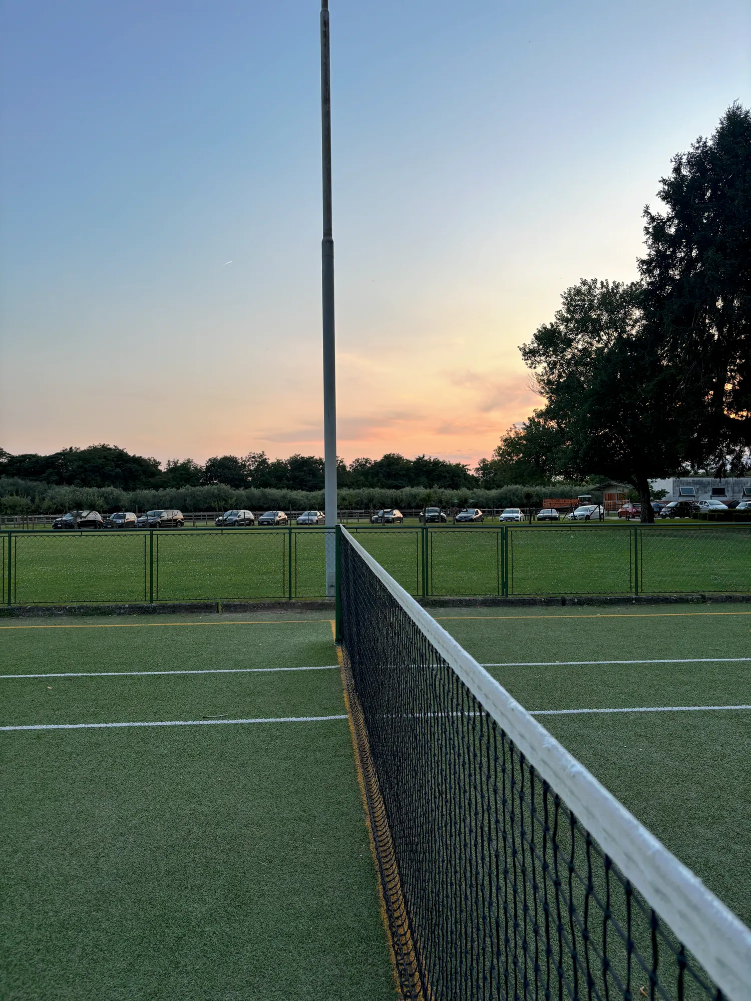 Campo da tennis della villa · Estate in Villa Yoga Tribù